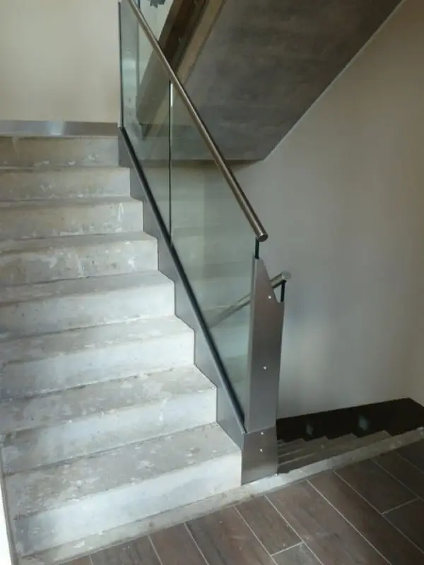 7. Treppe / Treppen aus Stahl und Edelstahl.